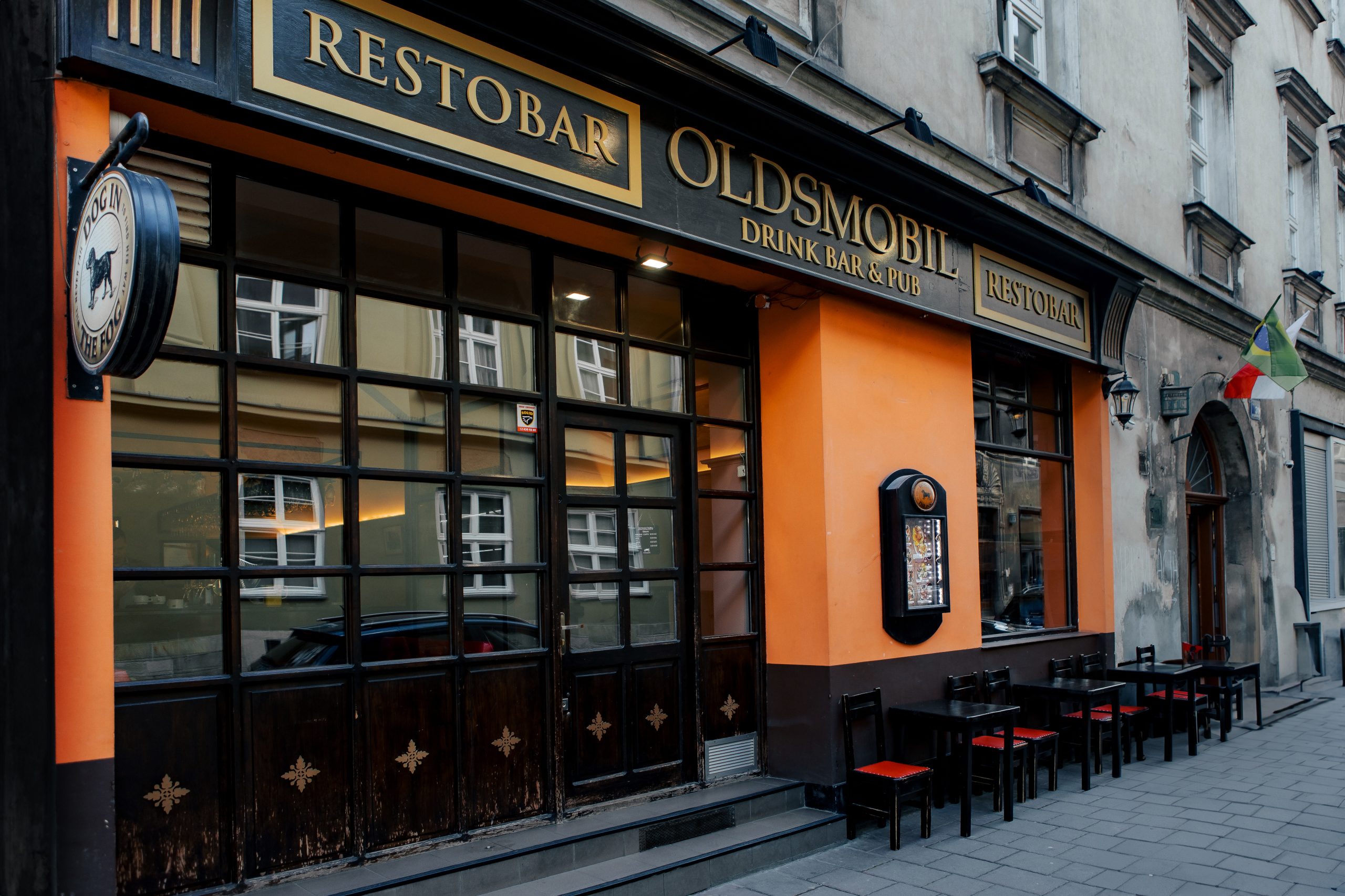 Oldsmobile Drink Bar & Pub w Krakowie Polska (2)